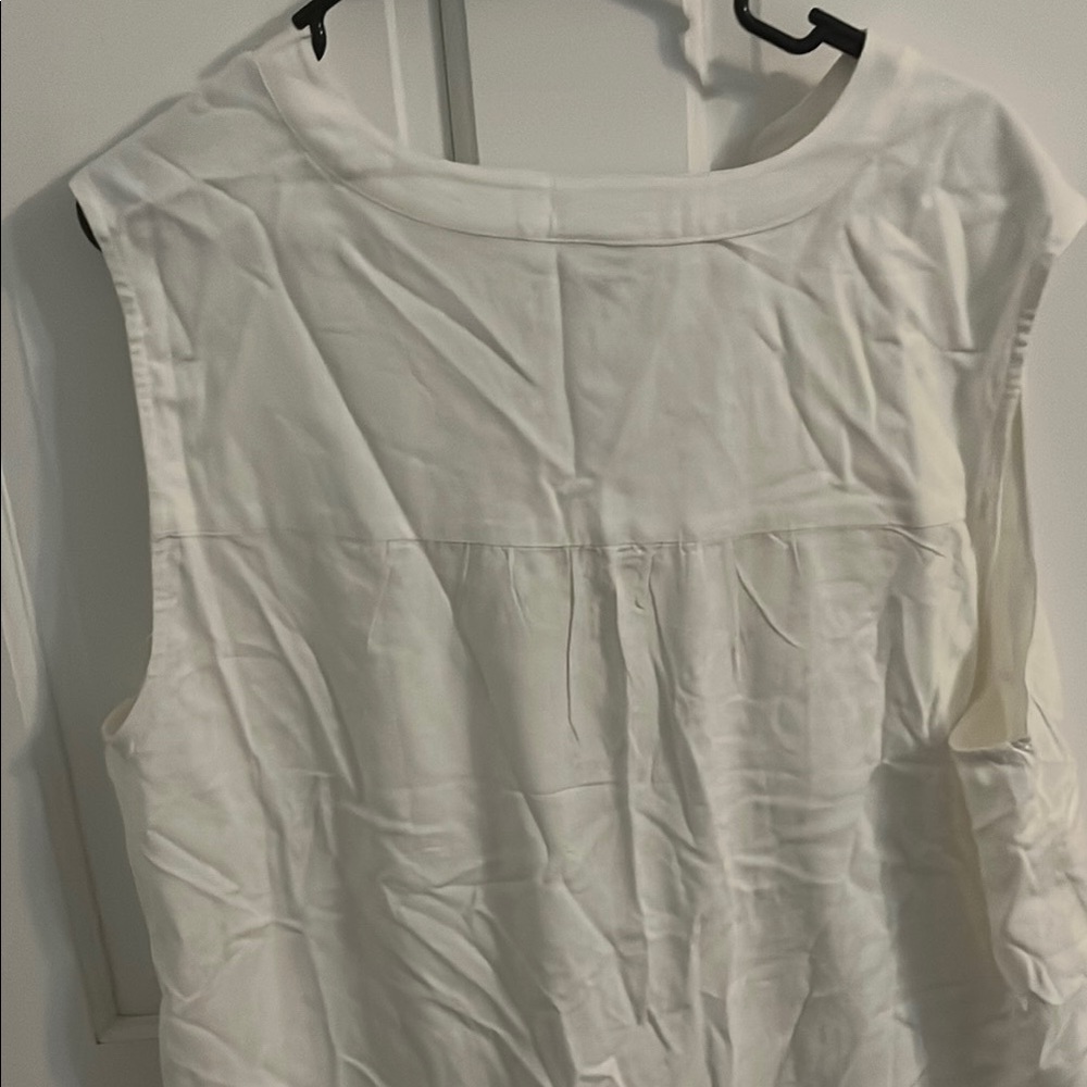Torrid White Sleeveless Relaxed Blouse- NWT - Picture 8 of 11